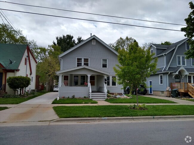 Building Photo - 2035 E Dayton St Unit #1 Rental