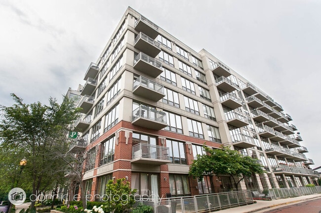 Photo - 1000 N Kingsbury St Condo Unit 106