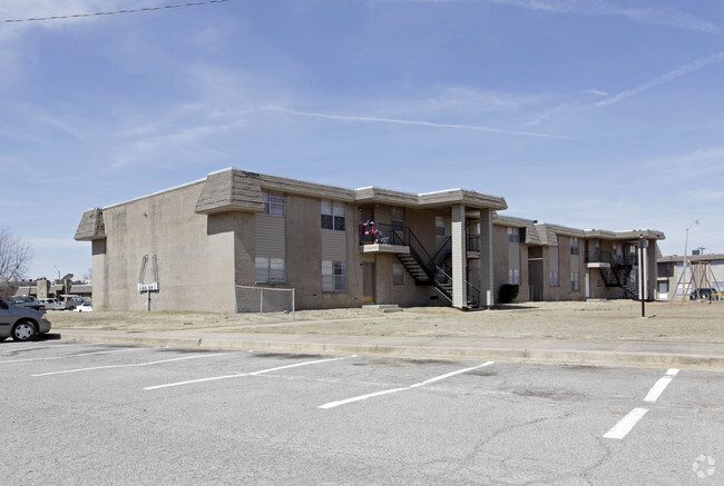 Meadowbrook Apartments - Meadowbrook Apartments