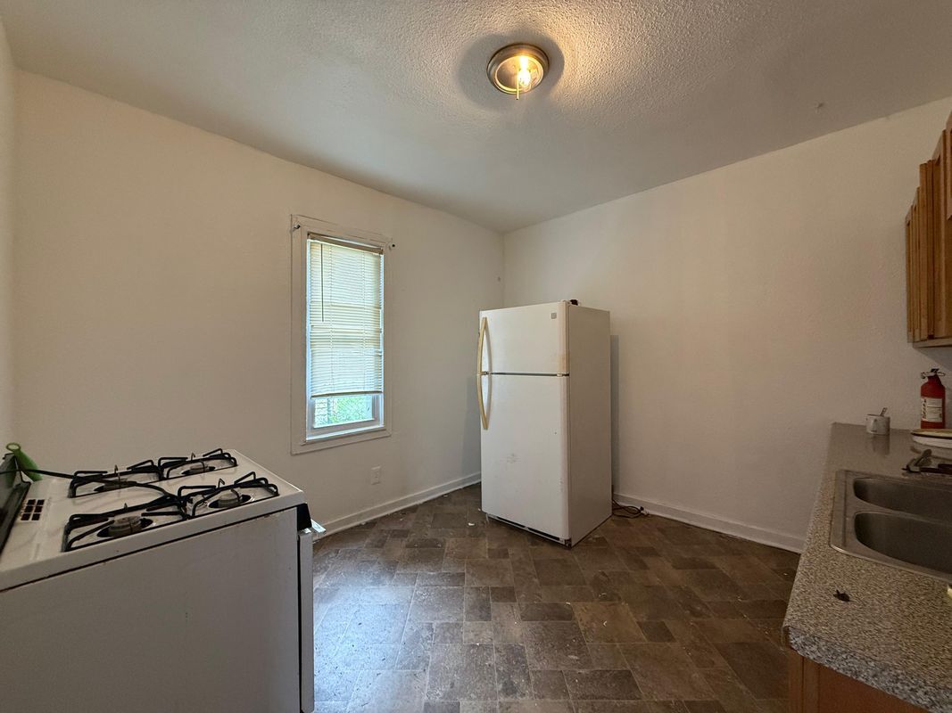 Photo - 1208 City St