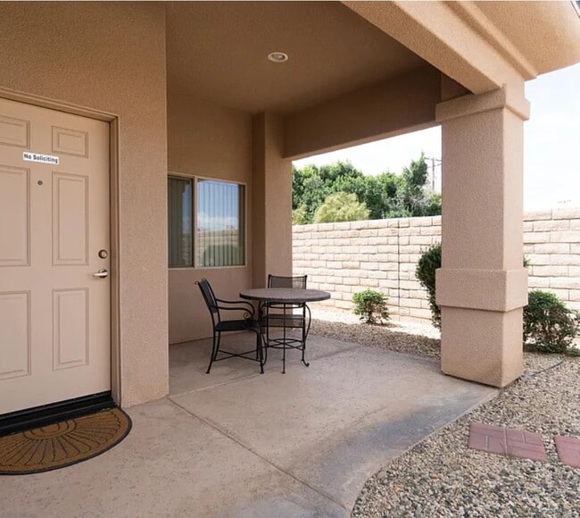 Building Photo - 78861 Avenue 42 Unit C