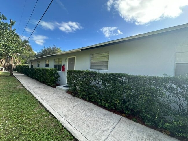 Building Photo - 502 S K St Unit 3