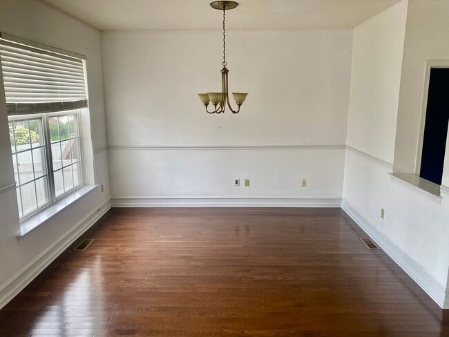Photo - 5494 Spring Ridge Dr W