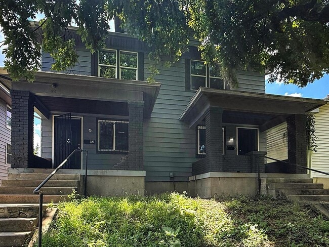 Building Photo - 42-42 Pointview Ave