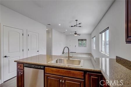 1581 Tustin Ave