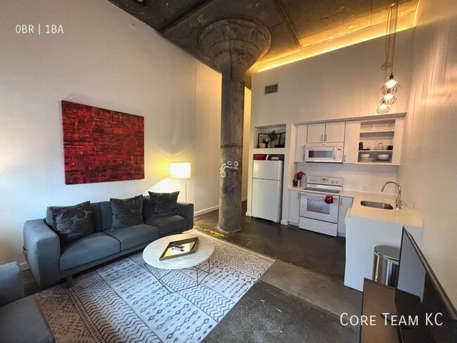 Building Photo - 1723 Walnut St Unit 208