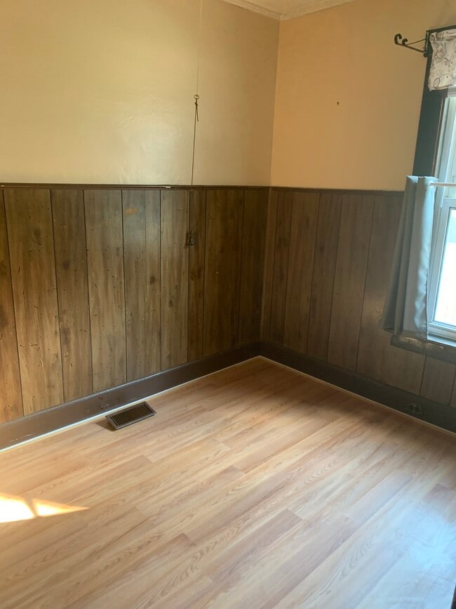 Building Photo - 566 S Main St Unit 566 South Main Street