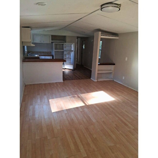 Building Photo - 2367 Parrott Dr