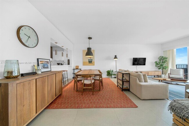 Photo - 201 Crandon Blvd Unit 827