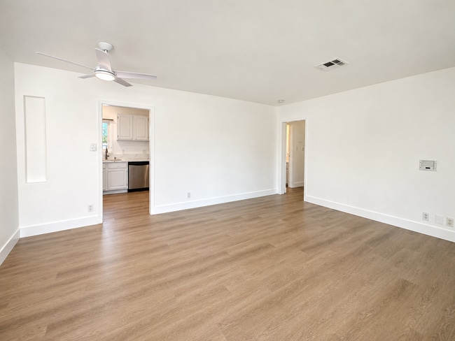 Photo - 917 N Mariposa St Unit 917