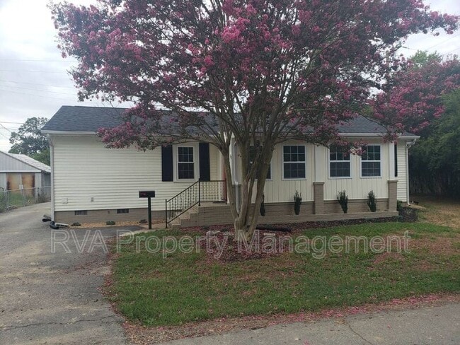 Photo - 13 W Berry St