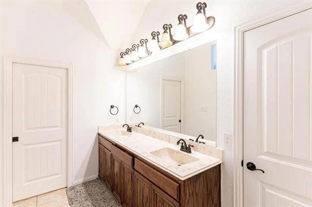 Photo - 232 Corinna Ct