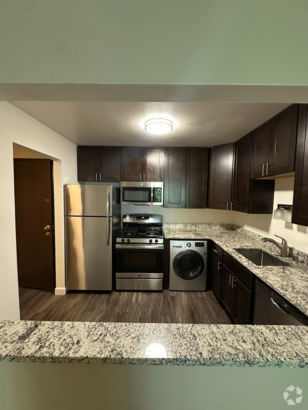 Building Photo - 1007 N Marshall St Rental