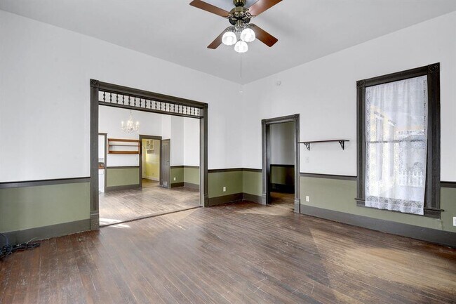 Photo - 304 Olive St