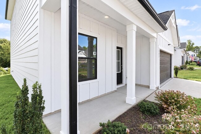 105 Silverwood Ct