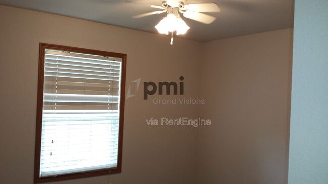 Photo - 6381 IL-48