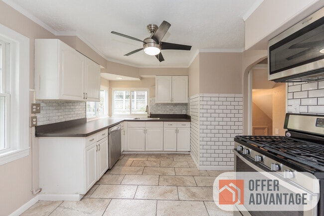 Photo - 3525 Radcliffe Rd
