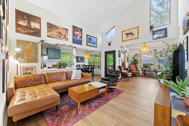 Photo - 4901 Howden Cir Unit SI ID1492675P