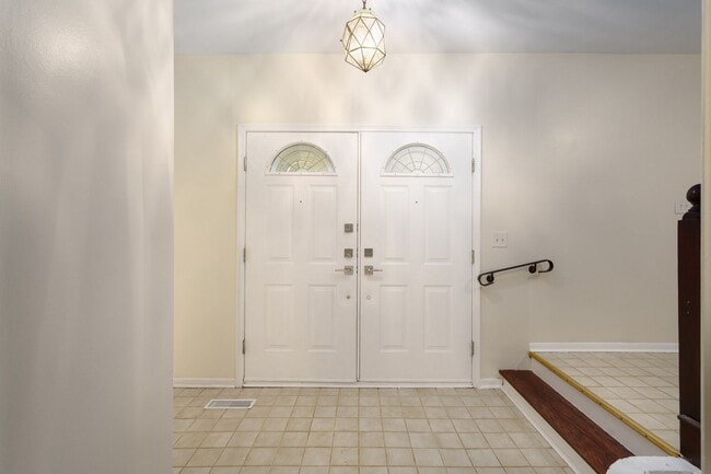 Photo - 2377 Williamstown Ct