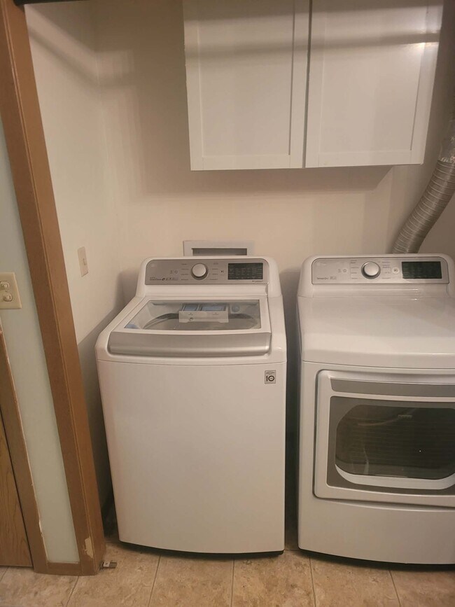 Photo - 301 E Main St Unidad 301 E Main St