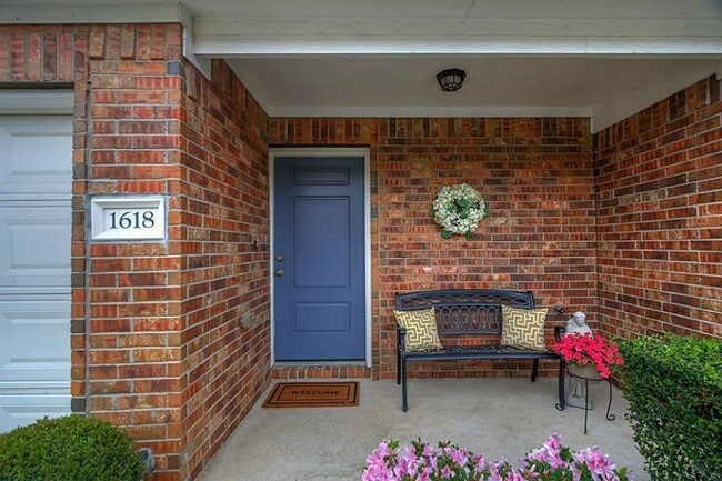 Photo - 1618 Grable Cove Ln