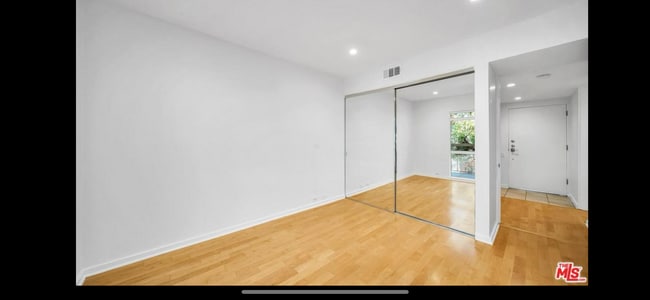 Photo - 330 S Barrington Ave Unit 309