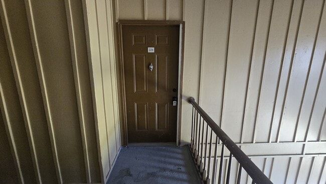 Photo - 492 Banyon Tree Cir