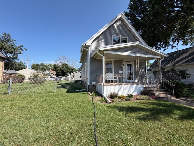 824 Center Point Rd NE