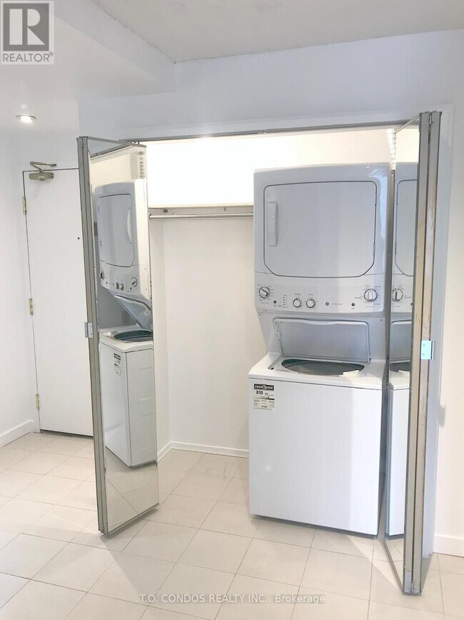 Photo - 92 King St E Unité 1402