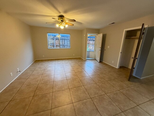 615 Oriole Ave