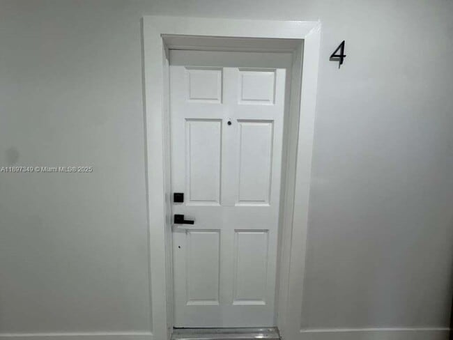 Photo - 2425 SW 6th St Unit 12