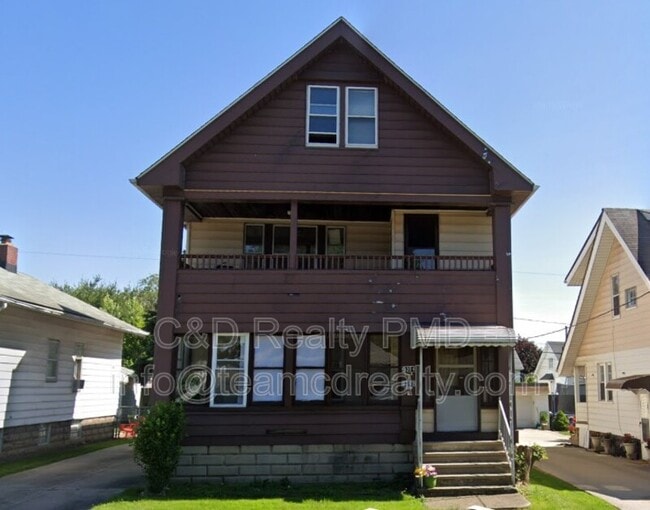 Building Photo - 9302 Rosewood Ave