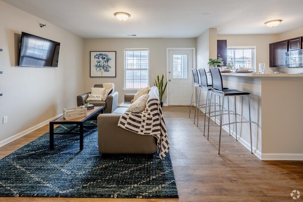 4BR, 2BA - 1,150SF