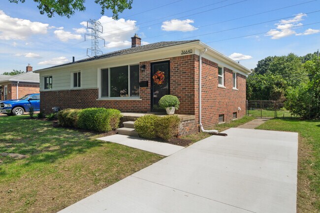 Photo - 36640 Angeline Cir