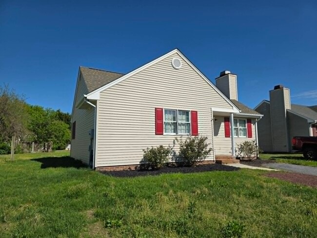 Photo - 1405 Bantry Ln