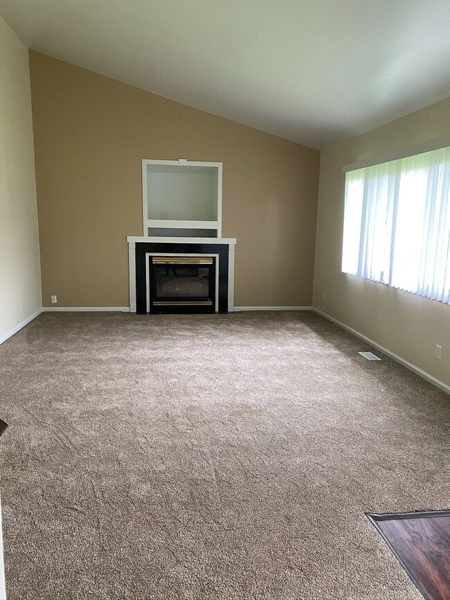 Photo - 4494 Burkey Rd