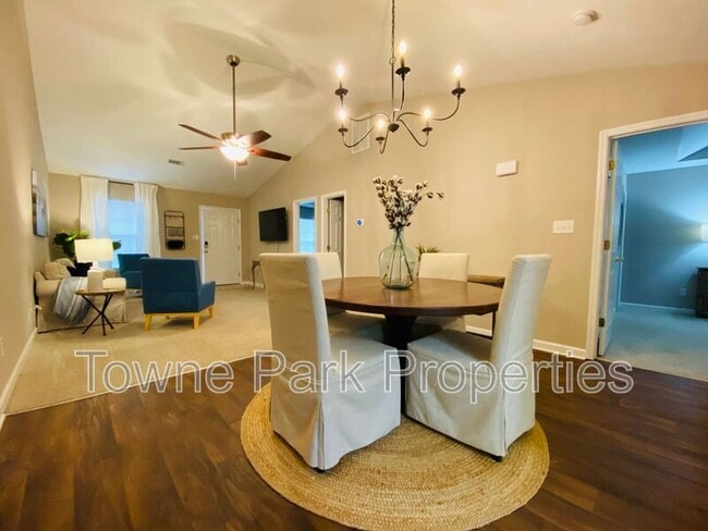 Photo - 326 Greendale Pl