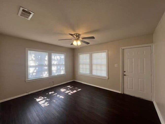 Photo - 2224 Cumberland Ave