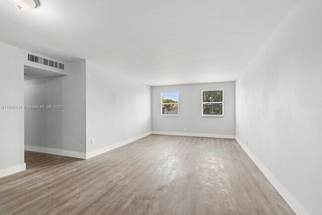 Photo - 1530 Crescent Cir Unit 8