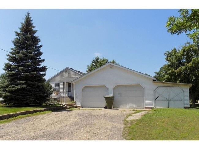 Photo - 225 3rd St E Unit 1