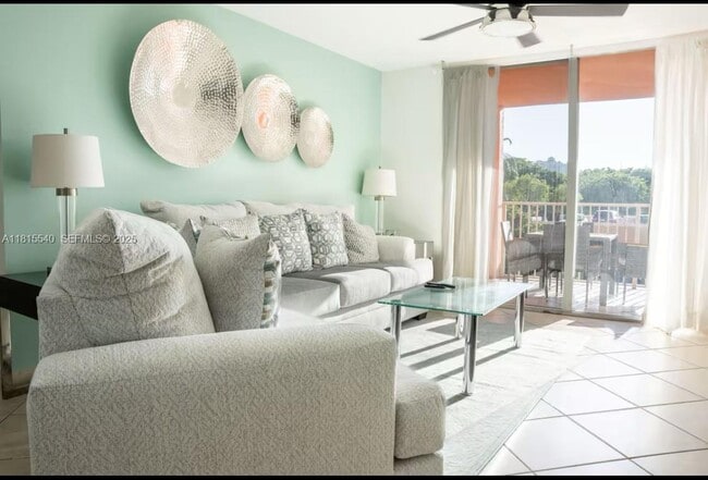 Building Photo - 19601 E Country Club Dr Unit 7-203