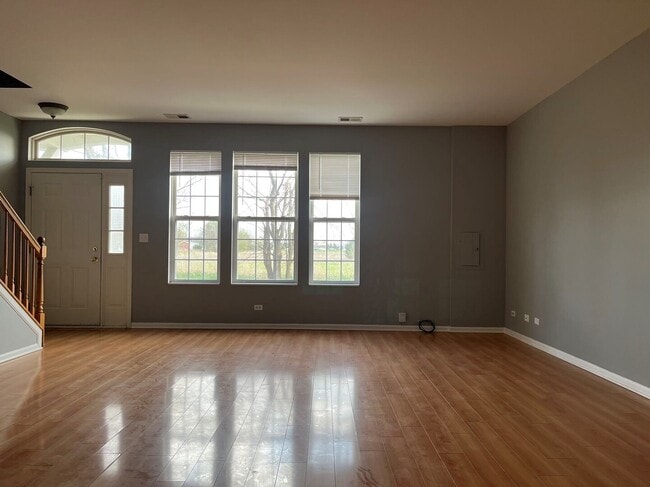 Photo - 311 Springbrook Trail S