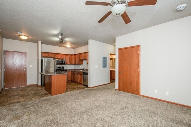 124 N Hyland #104 | Living Room