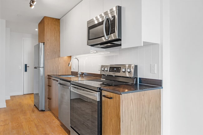 Photo - 192 Bronson Ave. – The Beckett