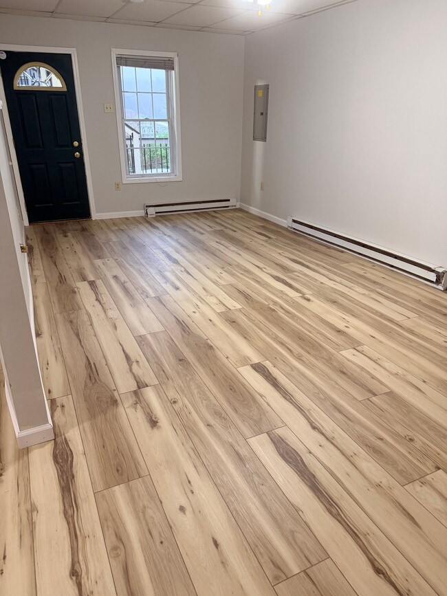 Photo - 237 Spruce St