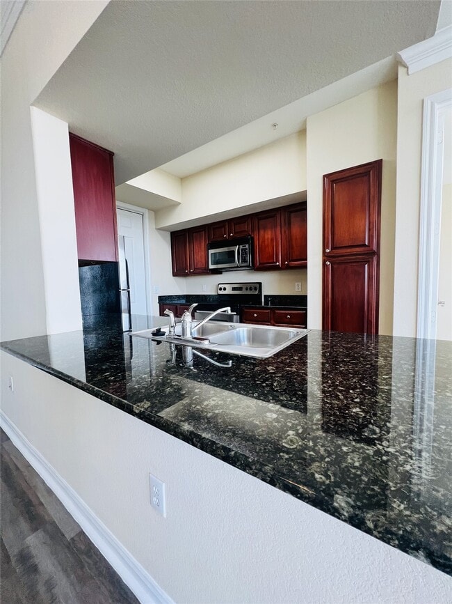 Photo - 7575 Kirby Dr Unit 2405