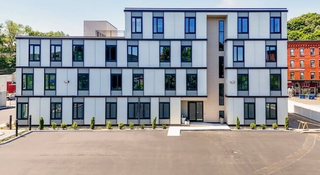 Building Photo - 1 Lafayette Sq Unit 102