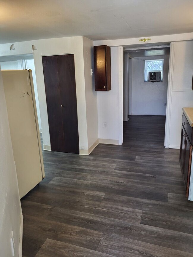 Photo - 305-305 W 11th St Unidad 303 W. 11th Street