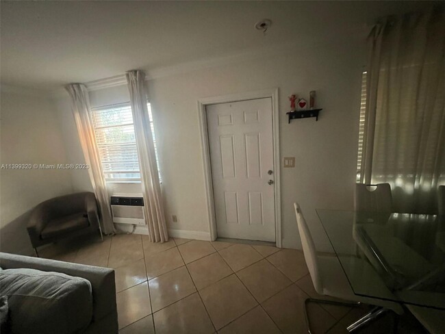 Photo - 2915 Plunkett St Apartment Unit 8D