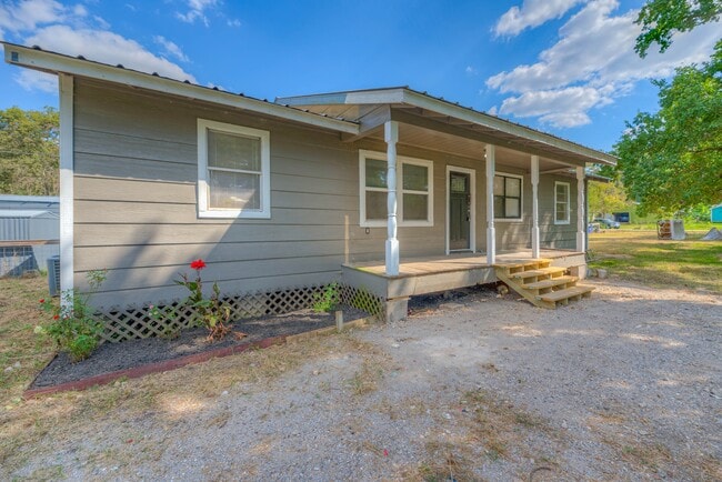 Photo - 346 Pratt Rd